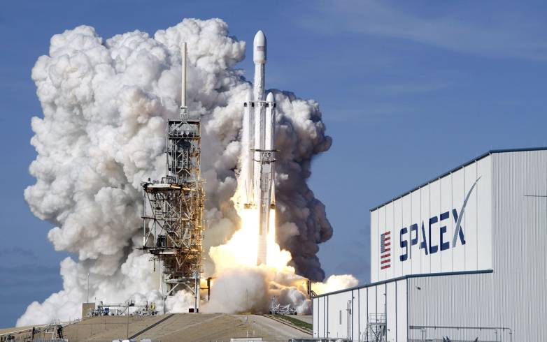 SpaceX: Uma Viagem pelo Futuro Aeroespacial