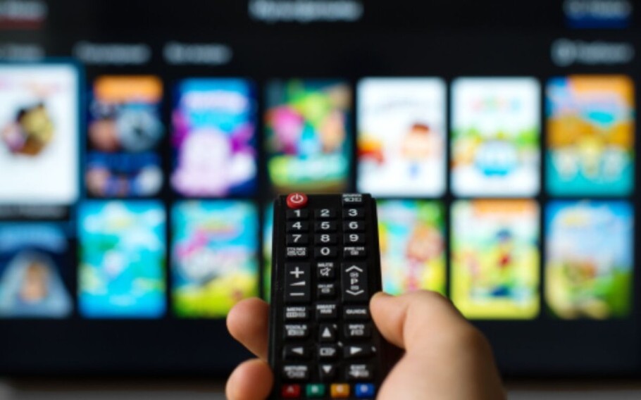 6 em cada 10 pessoas acessam à internet na smart tv